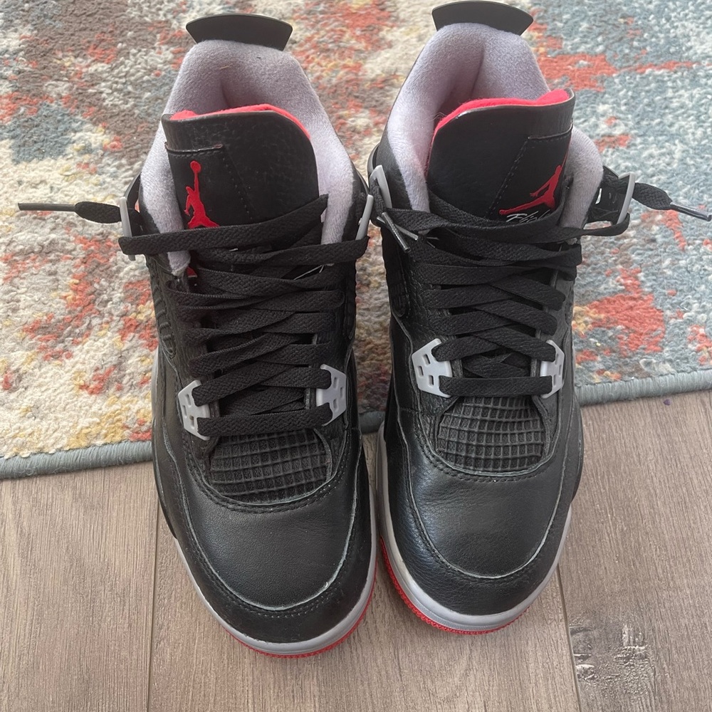 Big kids Jordan 4 Retro “Bred Reimagined” size 6.5